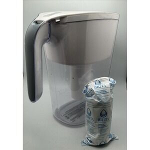 Brita Water Filtration System 10 Cup Capacity, Preowned, with One New Filter